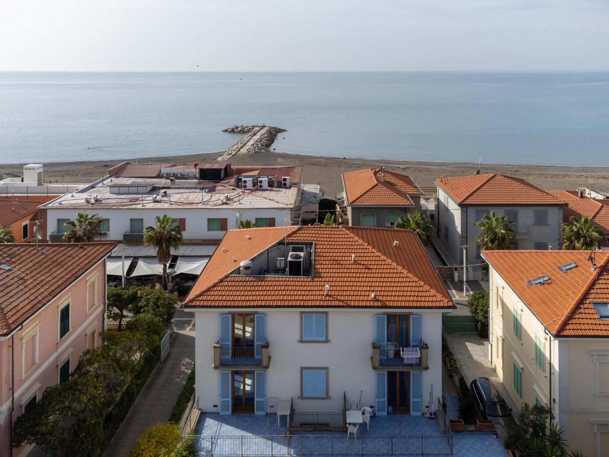 Zi Maria Hotel Marina di Cecina Bagian luar foto